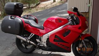 1996 Honda Interceptor Vfr 750 With Givi Touring Package photo