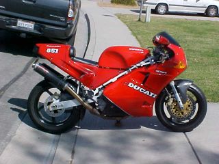 1990 Ducati 851 Superbike photo