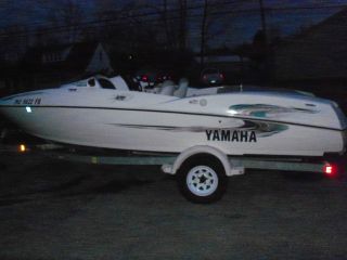 2000 Yamaha Ls2000 photo