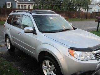 2010 Subaru Forester Limited Edition Crossover photo