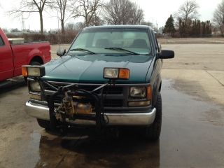 1998 Chevy 2500 4x4 With Plow Mount photo