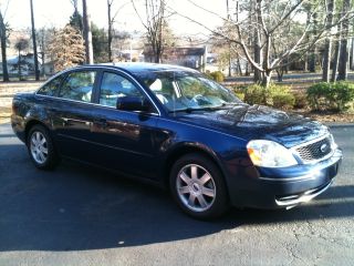 2006 Dark Blue Pearl Ford 500 Se - Priced To Sell photo