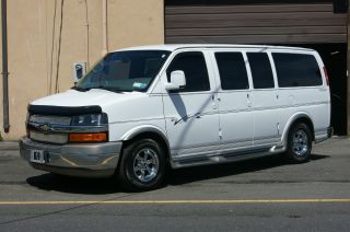 2008 Chevrolet Express Explorer Conversion Van Full photo