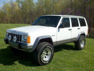 1995 Jeep Cherokee Country 4x4 Lifted photo