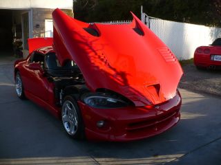 Awesome 2001 R - 10 Viper Roadster photo