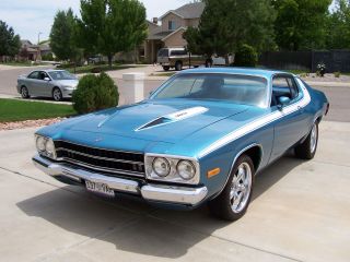 1974 Plymouth Roadrunner Base Coupe 2 - Door 5.  2l photo