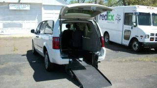 2008 Dodge Grand Caravan C / V Wheelchair Van photo
