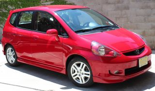 Extremely 2008 Honda Fit Sport 5spd Only 7,  455 Mile Car photo