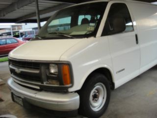 Dry Van - Chevrolet 1997 - G2500 - White - Built In Dry Rack For Delivery photo