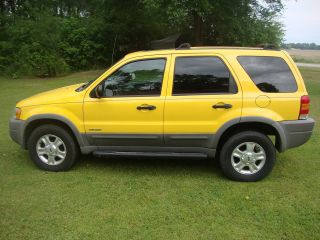2001 Ford Escape Xlt 4x4 Suv Tires Towing Package Chrome Yellow photo
