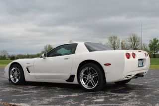 2001 Speedway White Z06 Corvette photo