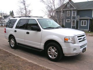 2010 Ford Expedition Xlt White,  4x4,  Flex Fuel,  Only $17,  500 Midwest Located photo
