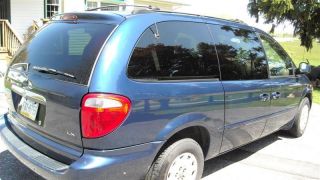 2001 Chrysler Town&country photo