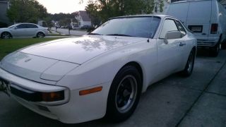 1983 Porsche 944 photo