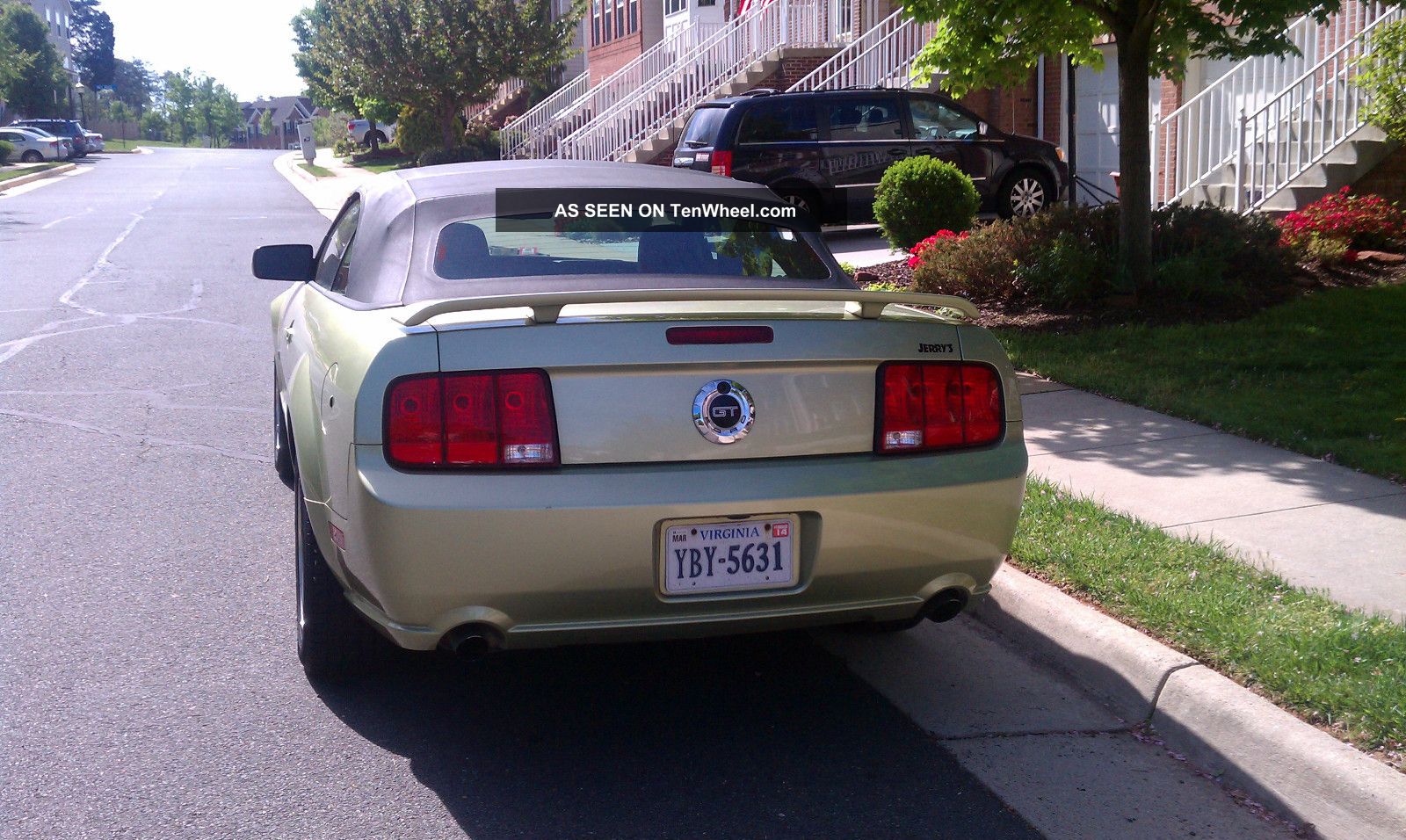 2006 Ford Mustang Gt Convertible 2 - Door 4.  6l Classic Green Premium Mustang photo