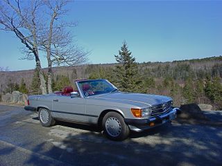 1987 560 Sl,  Silver With Burgundy photo