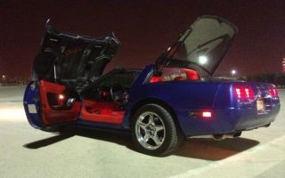 1992 Chevrolet Corvette Base Hatchback 2 - Door 5.  7l Blue photo