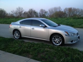 2011 Nissan Maxima 3.  5s Serious Offers Considered photo