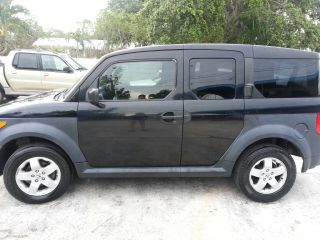 2005 Honda Element Automatic Very Inside And Out Runs 77k photo
