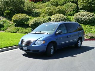 2005 Chrysler Town And Country Minivan photo