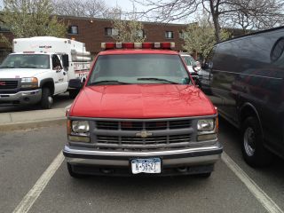 1999 Chevy Tahoe (government Owned With Lifeguard / Beach Patrol Decals) photo