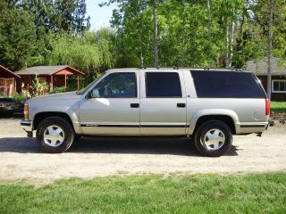 1999 Chevrolet Suburban Ls 1500 4wd,  Loaded,  Rust,  Very. photo