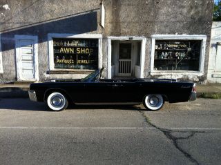 1962 Lincoln Continental Convertible photo