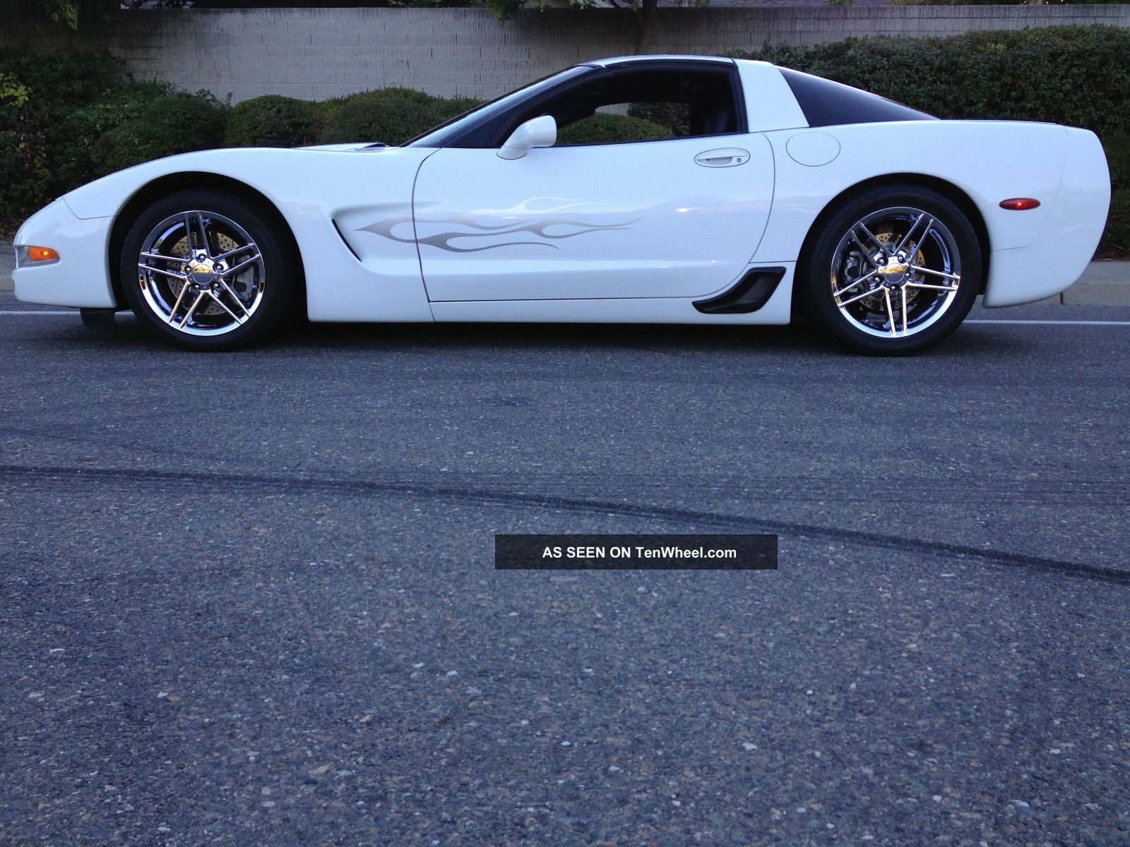 1997 Chevrolet Corvette C5 Base Coupe 2 - Door 5. 7l