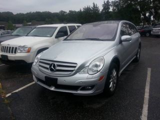 2006 Mercedes R350 Loaded With And Adjustable Air Ride photo
