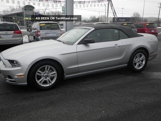 2014 Ford Mustang Base Convertible 2 - Door 3.  7l V6 Mustang photo