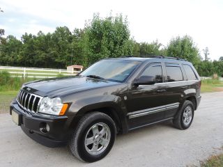 2005 Jeep Grand Cherokee Limited Sport Utility 4 - Door 5.  7l photo