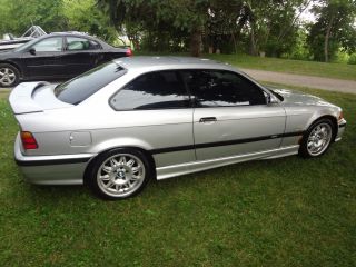 1999 Bmw 323is Base Coupe 2 - Door 2.  5l photo