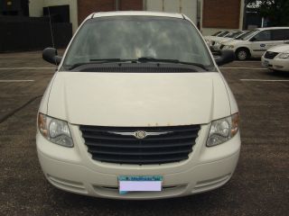 2007 Chrysler Town & Country photo