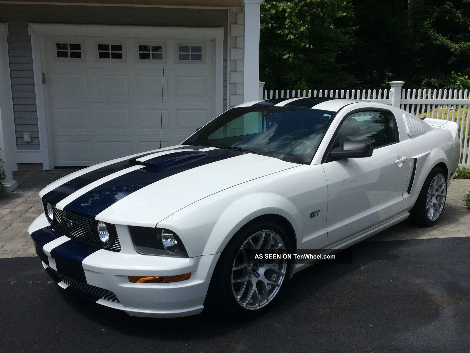 2007 Ford Mustang Gt Coupe 2 - Door 4.  6l Mustang photo