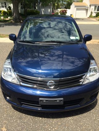 2012 Nissan Versa Hatchback photo