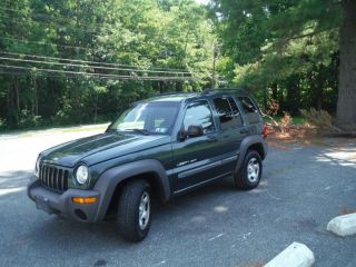 2002 Jeep Liberty Sport Sport Utility 4 - Door 3.  7l 4x4 Pa Inspected photo