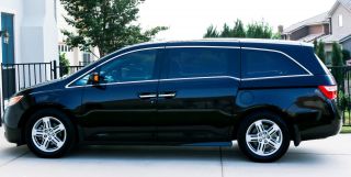 2012 Honda Odyssey Touring Elite Mini Passenger Van photo