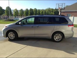 2011 Toyota Sienna Xle With Factory Mobility Seat photo