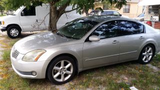 2004 Nissan Maxima photo