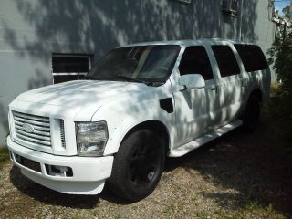 200o Ford Excursion W / 2009 Front Clip photo