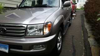 2004 Toyota Land Cruiser Base Sport Utility 4 - Door 4.  7l photo