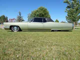 1967 Cadillac Coupe Deville W / Air Bags photo