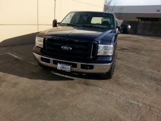 2005 Ford Excursion Xls Sport Utility 4 - Door 5.  4l Very Solid Running Truck photo