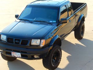 1999 Nissan Frontier V6 4x4 Ext Cab 5 Speed Manual photo