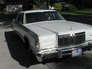 1975 Lincoln Continental photo