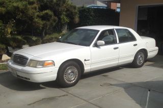 2001 Ford Crown Victoria - Cng photo