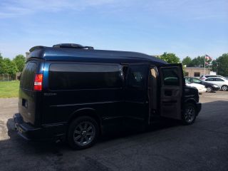 2013 Gmc Savana 2500 Executive Conversion Van photo