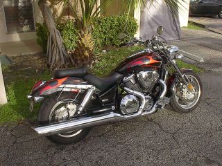 ,,  2006 Honda Vtx 1800.  Factory Paint & Chrome Upgrade photo