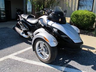 2009 Can Am Spyder Sm5 Trike 3 Wheeler photo