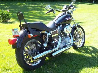 2005 Harley Davidson Dyna Glide. photo